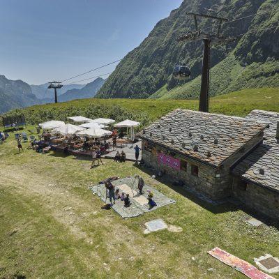Vista dall’alto di Alpen Stop durante un’attività di gruppo